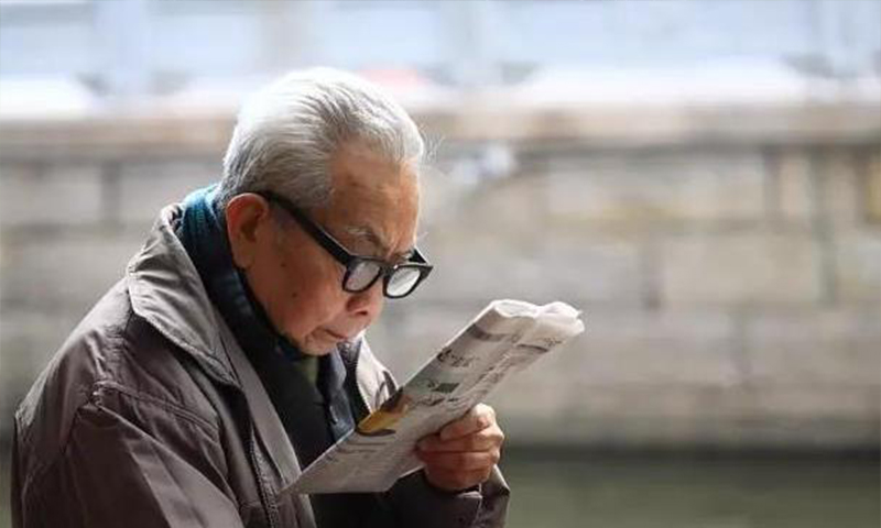 中老年人怎么配老花鏡，這3點很重要