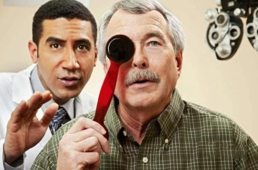 50歲佩戴老花鏡，記住這幾點(diǎn)選老花鏡不入坑