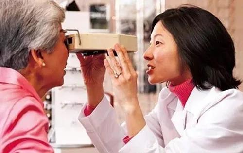 老花眼鏡怎么配更好？