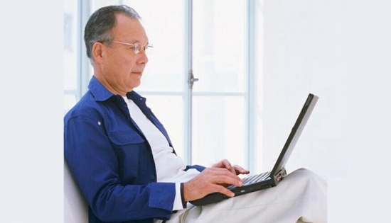 美麗島：扔掉單焦換戴多焦鏡，在國(guó)內(nèi)掀起了一場(chǎng)“換戴”革命。